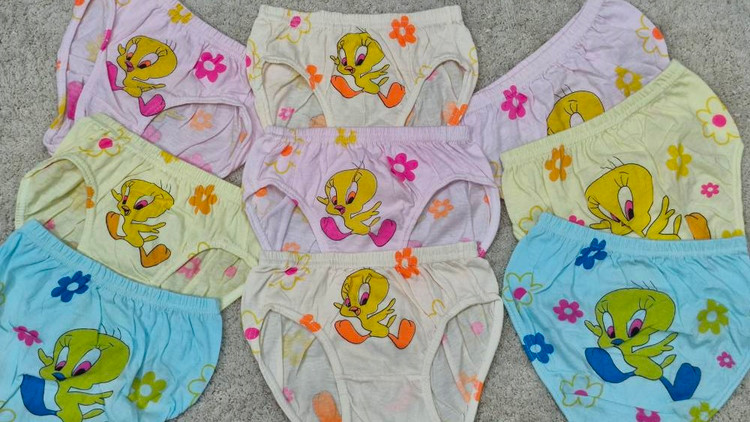 شورت دخترانه طرح توئیتی سایز کوچیک مناسب کودکان 2-4 سال بسته به جسته کودک تان